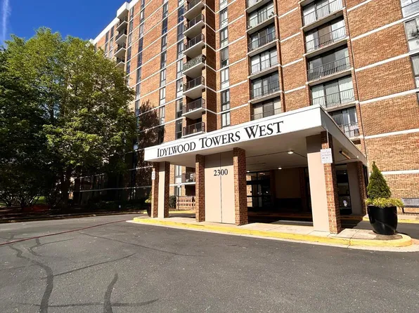 2300 Pimmit Dr APT 601, Falls Church, VA 22043