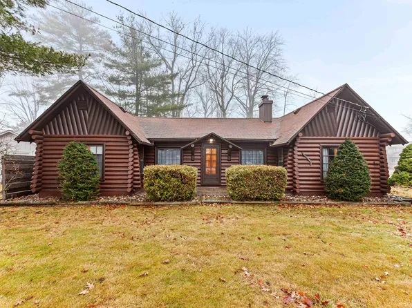 3657 E Houghton Lake Dr, Houghton Lake, MI 48629