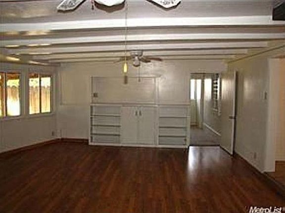 3rd image of 232 Hemlock Ave