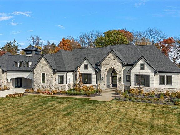 3rd image of 70802 Renata Ct
