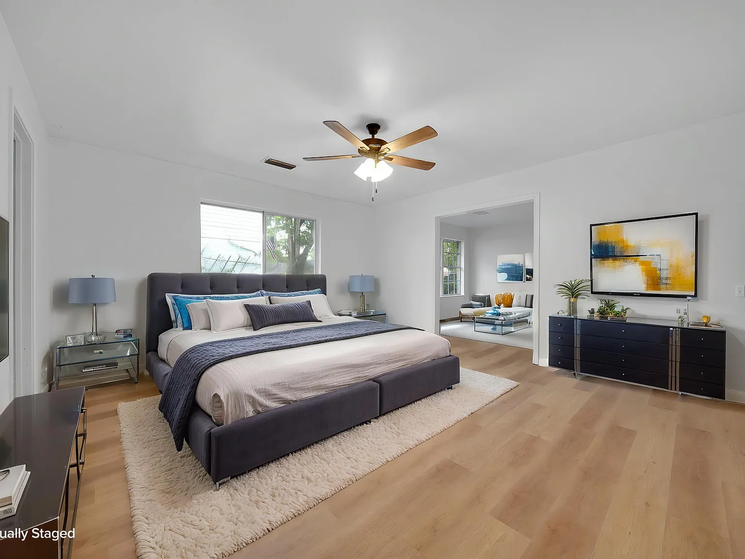 5 bed, 2.5 bath, 2606 sqft, $2,490 — Photo 3
