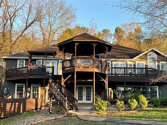 5th image of 69 Portsmouth Dr
