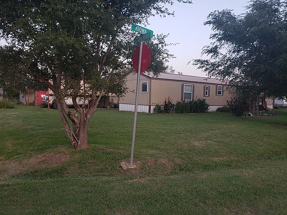 3rd image of 204 Kiowa St