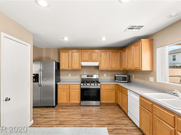 5th image of 8404 Debellis Creek Ct
