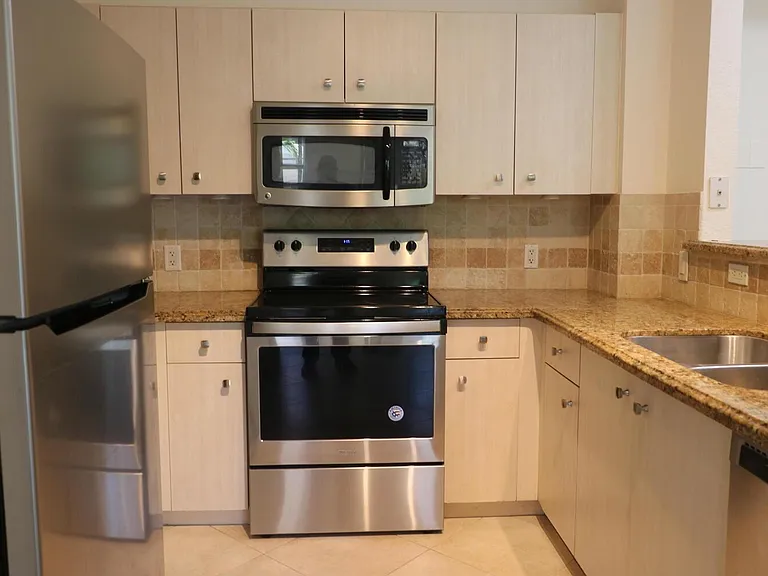 1803 N Flagler Dr #212 — Photo 3