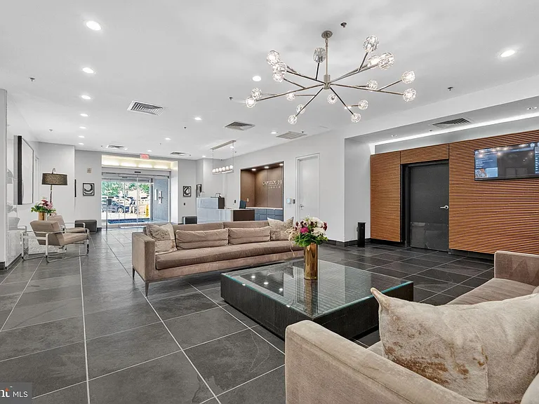 1000 New Jersey Ave SE #609 — Photo 32