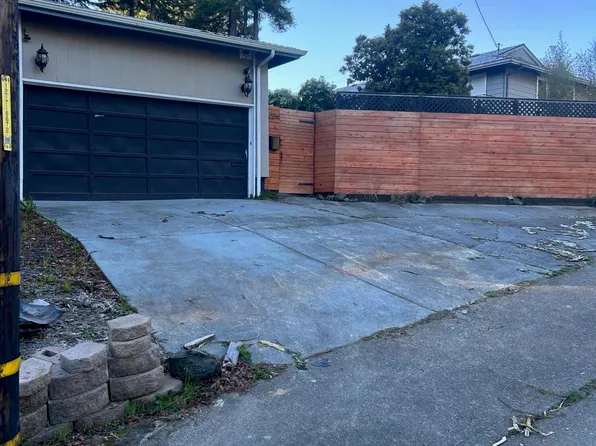 2218 Harris St, Eureka, CA 95503