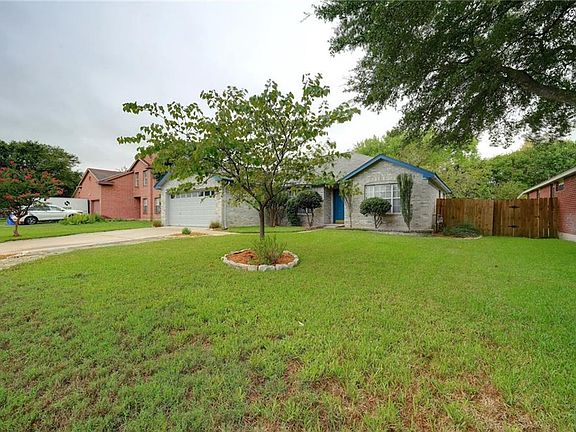 2nd image of 606 Settlers Valley Cv