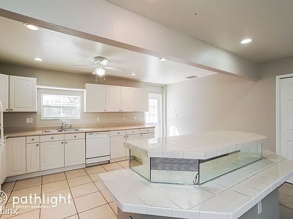 3rd image of 22129 Bronxville Ave
