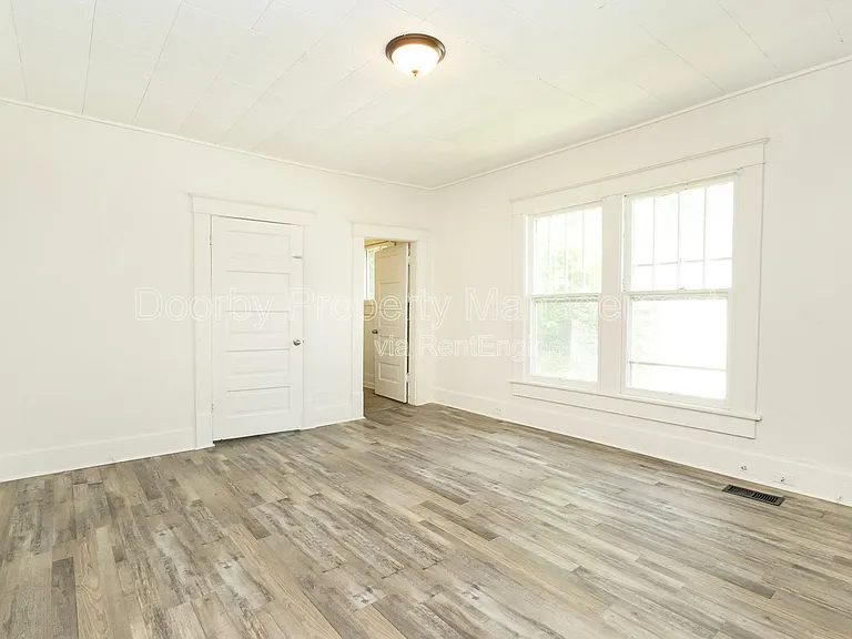 3207 Curtis St — Photo 14