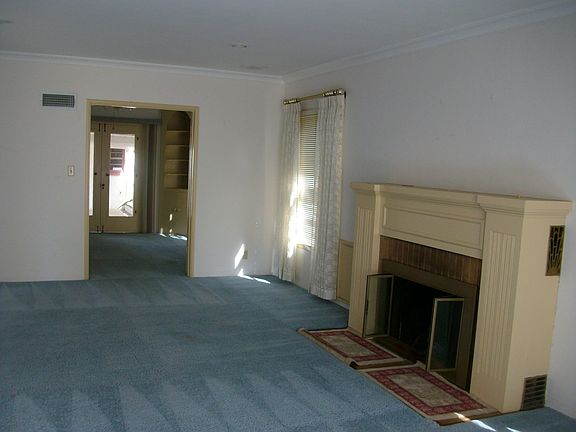 4th image of 354 S Harvard St