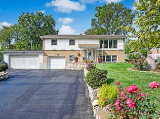 4922 Chase Ave, Downers Grove, IL 60515