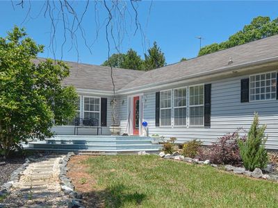 3237 E Old Us Highway 421, Yadkinville, NC, 27055