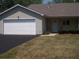 527 Wilcox Rd APT A, Austintown, OH 44515