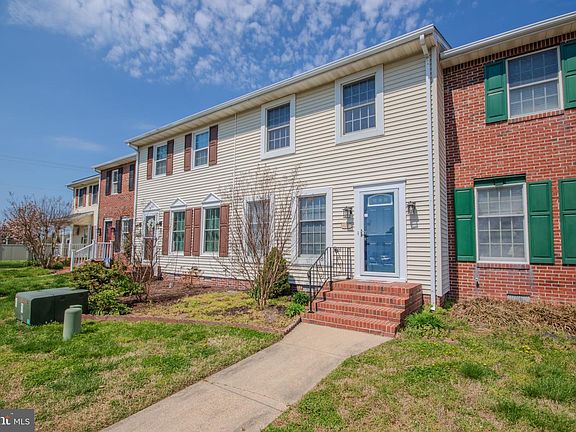 2nd image of 856 Beaglin Park Dr