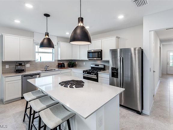 4th image of 1187 Caloosa Cove Dr