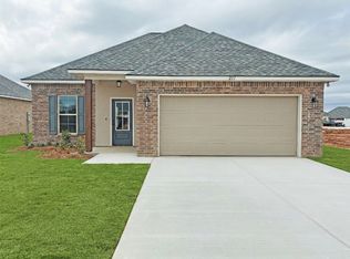 211 Paisley Ln, Bossier City, LA 71111