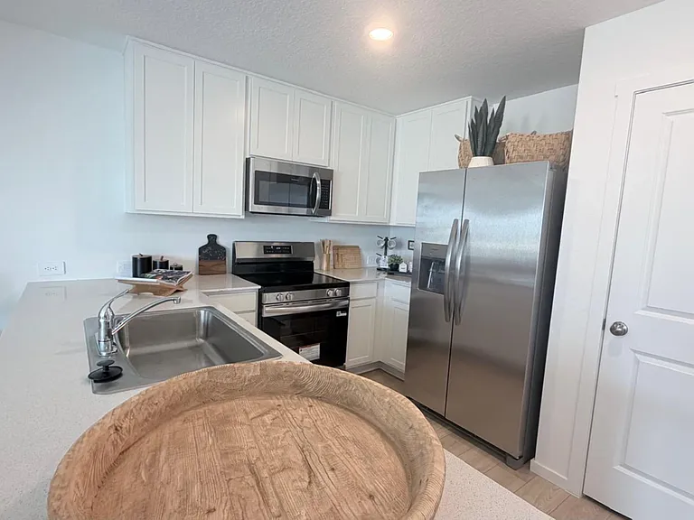880 Lynx St — Photo 9