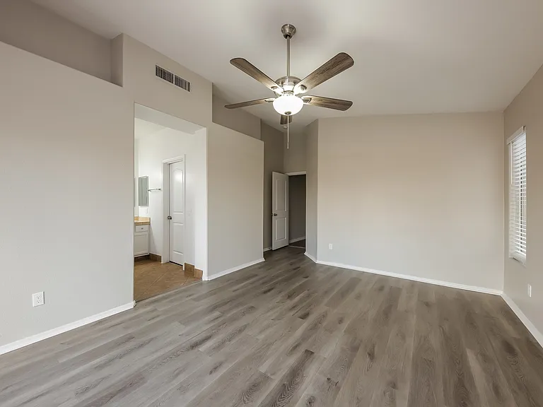 10313 N 94th Ln — Photo 9