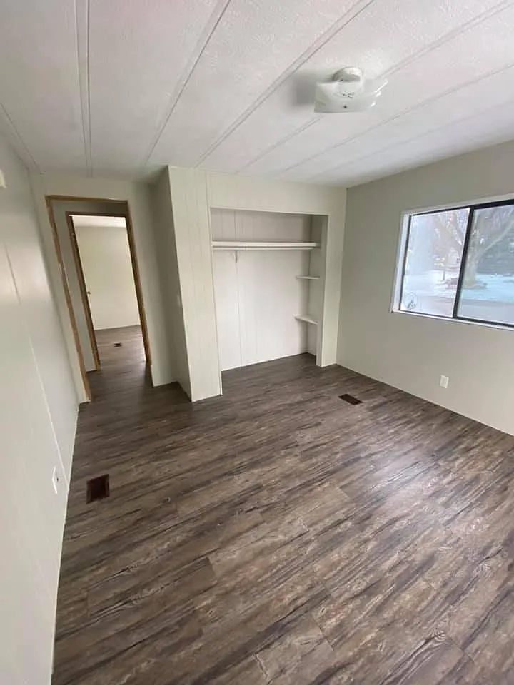 3 bed, 1280 sqft, $1,000 — Photo 1