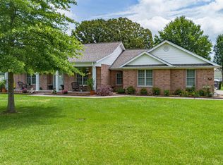 211 Larkspur Ln, Paducah, KY 42003