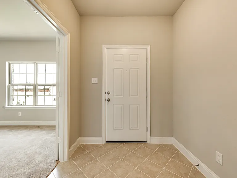 800 Bird Creek Dr — Photo 4