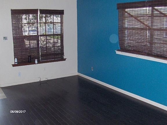 2nd image of 2104 Yorktowne Dr