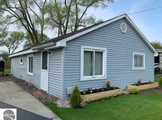202 Fairbanks St, Elk Rapids, MI 49629