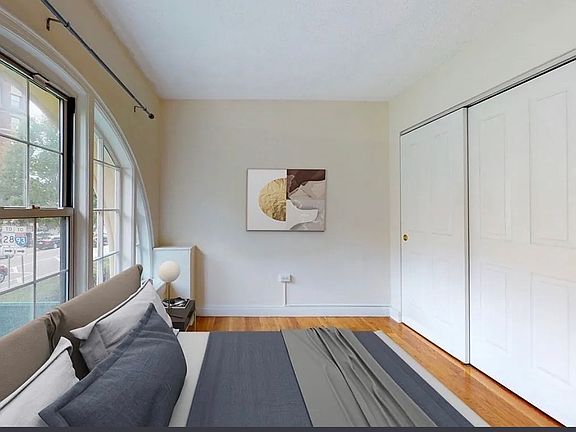 2nd image of 534 Beacon St APT 201