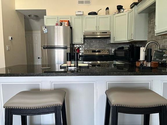 4th image of 1880 Colony Dr. #10E