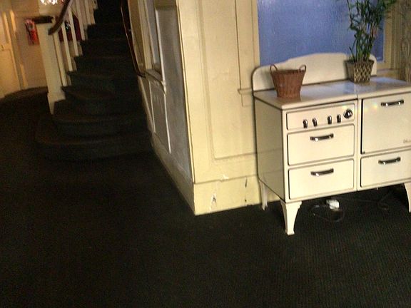 5th image of 1005 Hyde St #29
