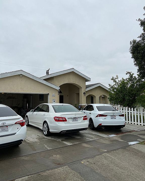 2nd image of 5414 W Henderson Pl