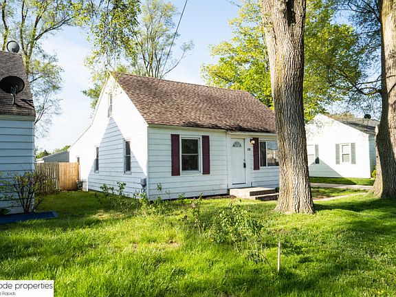 5th image of 118 Nancy St SE