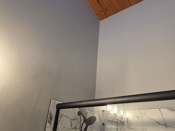 Upstairs Bath 1
