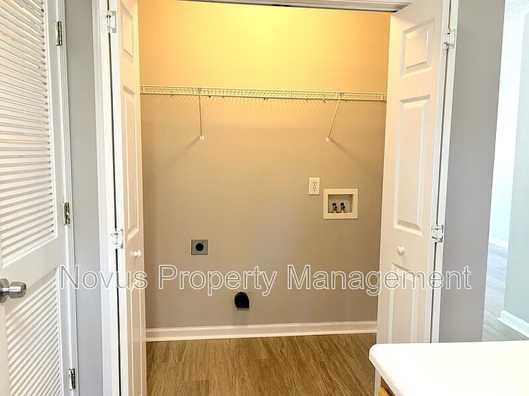 515 Lawson St — Photo 6