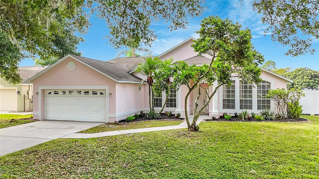 3 bed, 2.0 bath, 1794 sqft, $2,400 — Photo 2