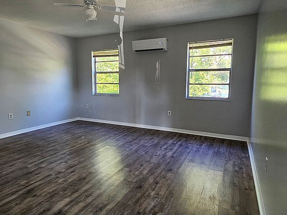 3rd image of 2621 SW 33rd Ave #2629-R-5204
