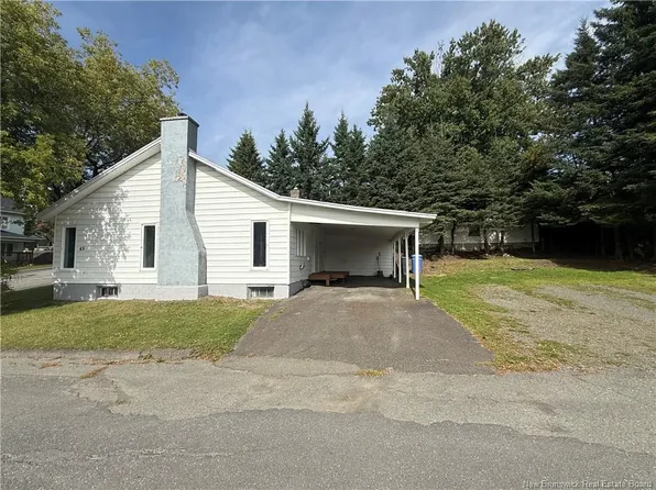 42E 45th Ave, Edmundston, NB E3V 3A6