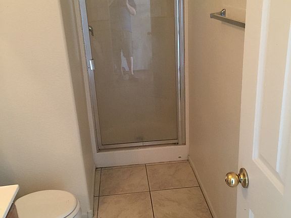 2nd image of 6075 Clovelly St