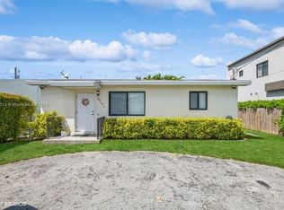 8761 SW 34th St, Miami, FL 33165
