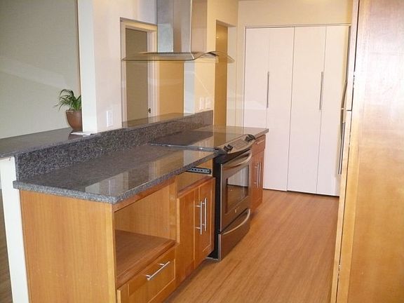 3rd image of 2021 Yale Ave E #202