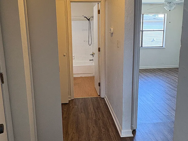 301 Dixie Dr #E2 — Photo 16