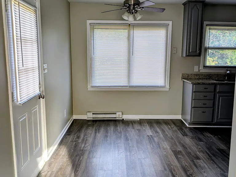 216 Lakeside Ave — Photo 10