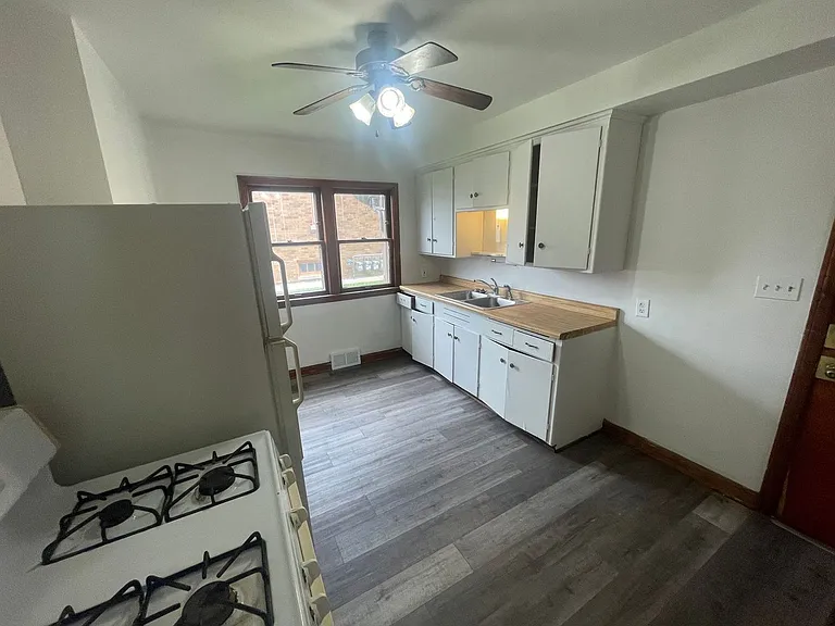 5431 W Greenfield Ave. (4 Unit) — Photo 7