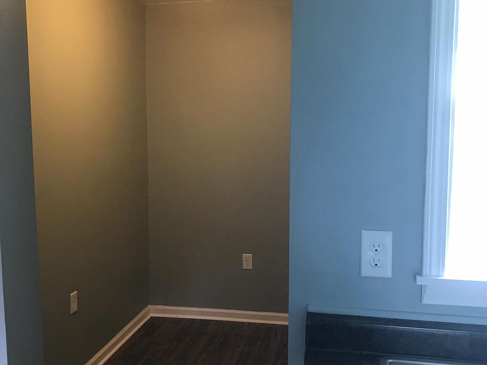 1st image of 215 E Kentucky Ave