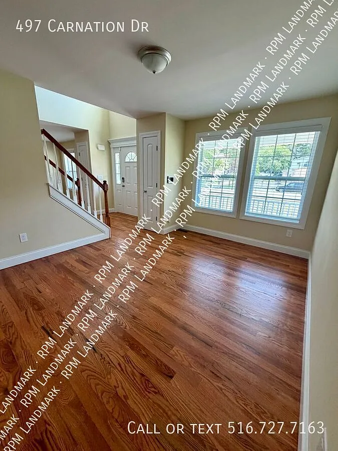 Massive Renovated Home with En-Suite Bath & Electricity included — Photo 3