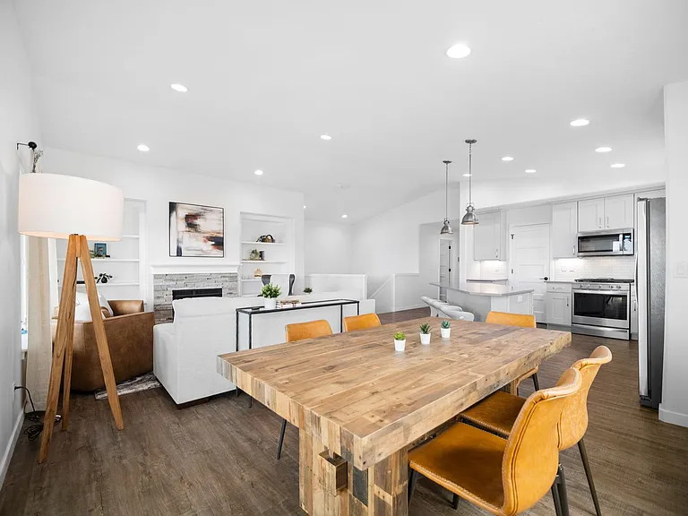 7153 S Parkridge Blvd — Photo 3