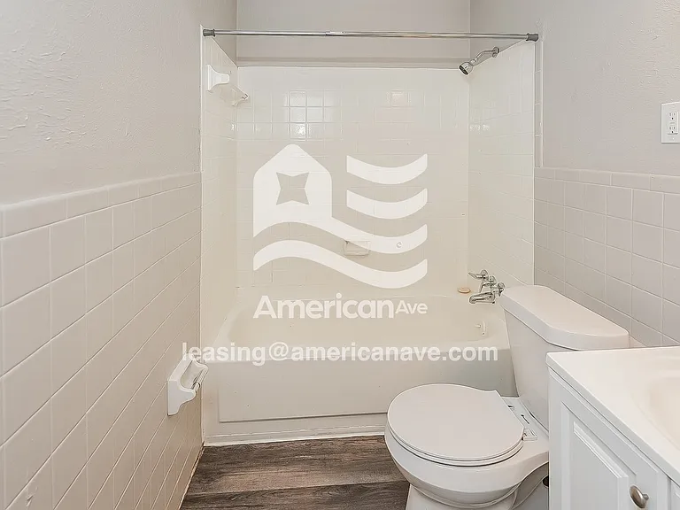 1768477_014_bathroom_14257173.jpg