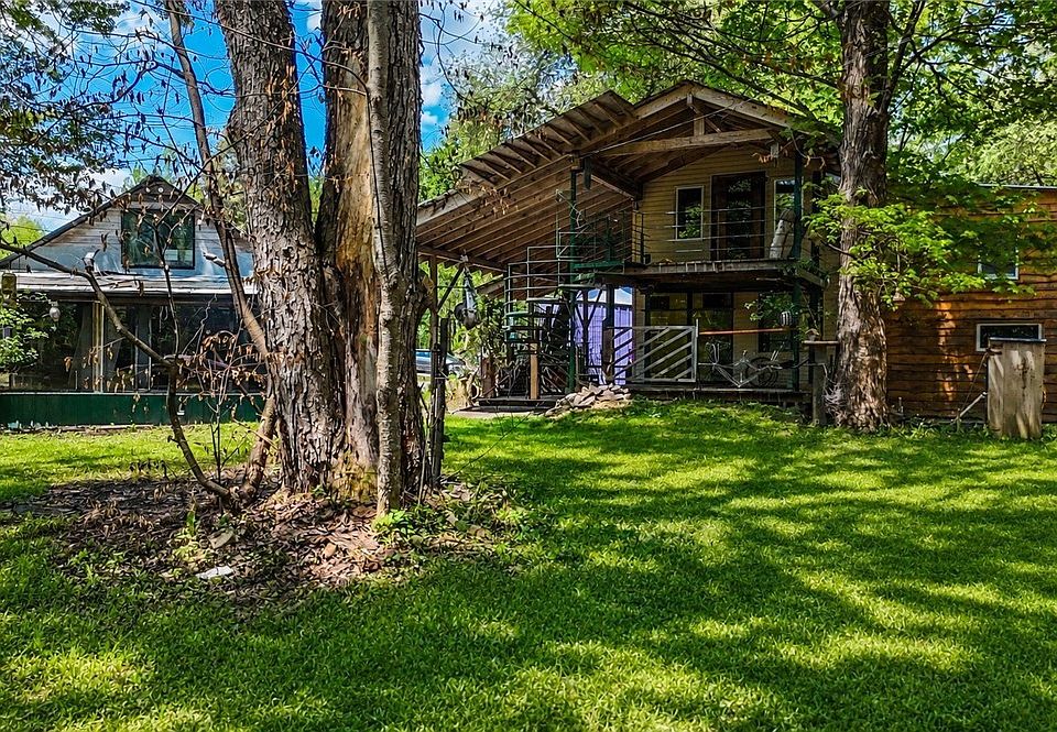 1st image of 367 Andersen Hill Rd
