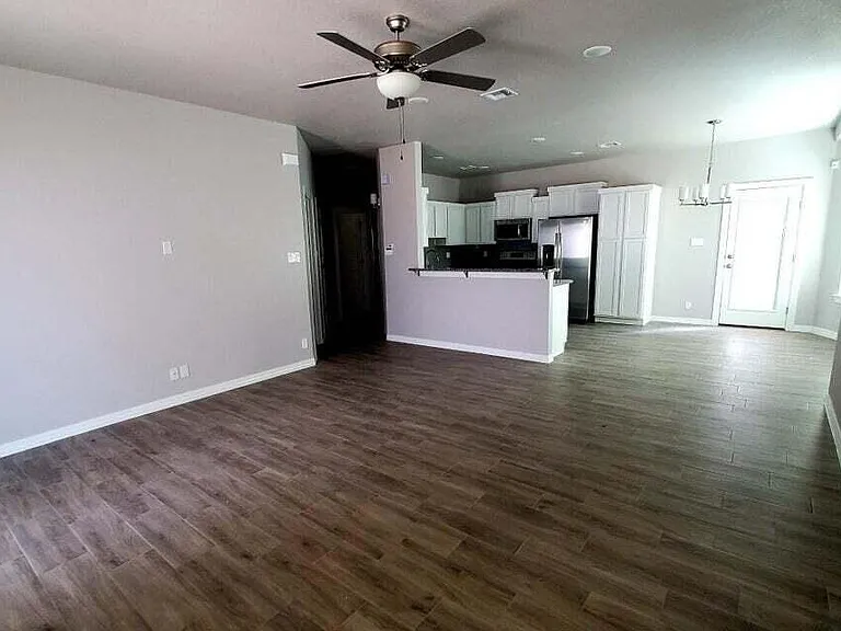 332 La Puesta Dr — Photo 3